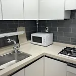 Clean 2 Supersingle Beds House