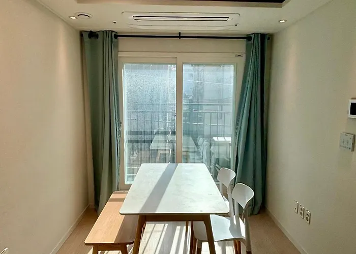 Clean 2 Supersingle Beds House