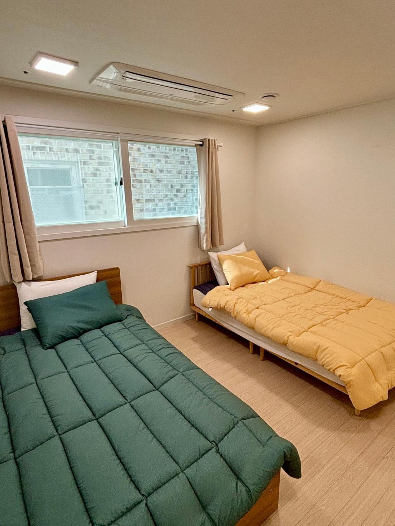 Clean 2 Supersingle Beds House